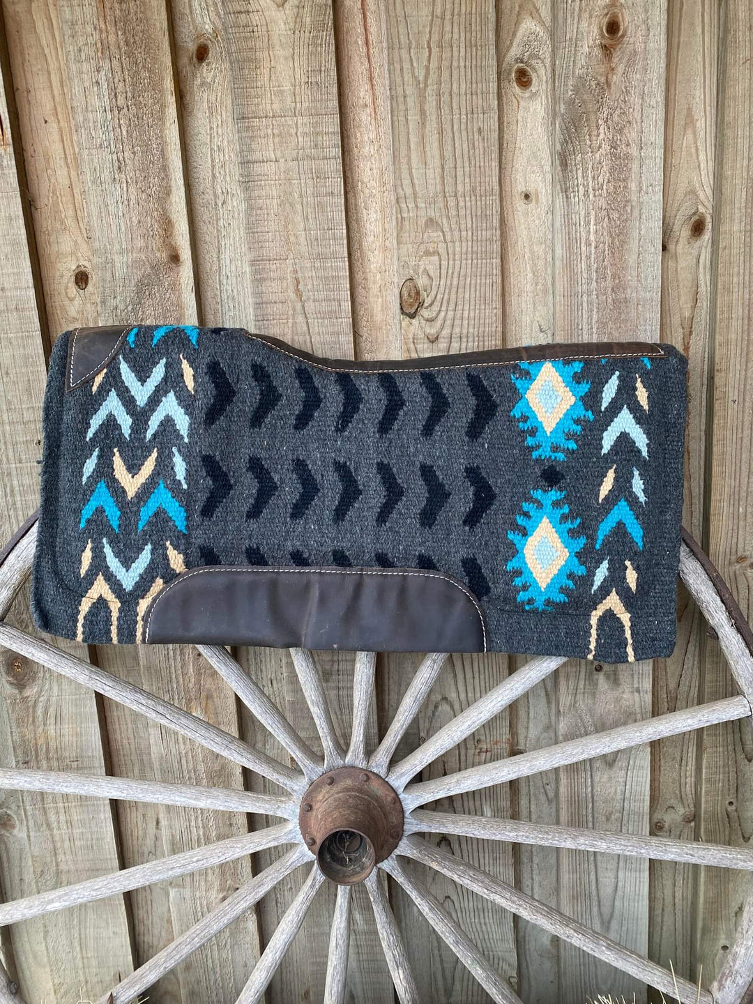Western Saddle Pad Wool Contoured Pleasure/ Cutting Pad 34×36 3/4″ Wool Top Memory Felt Bottom