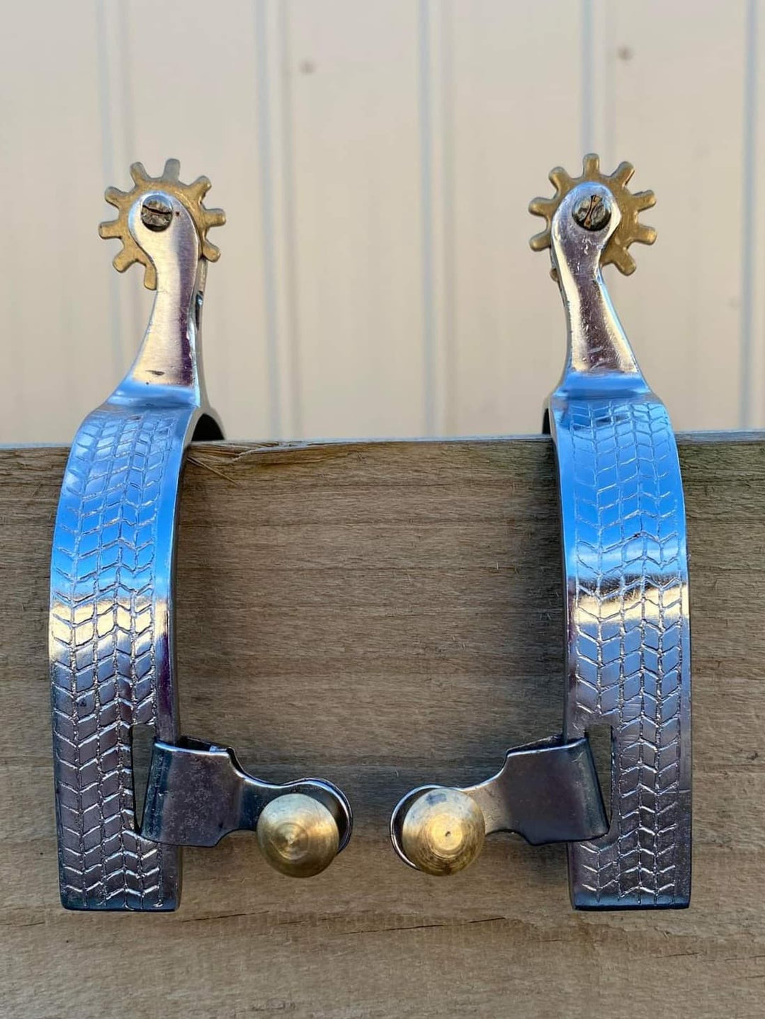 Spur - Engraved Herringbone Spur Set