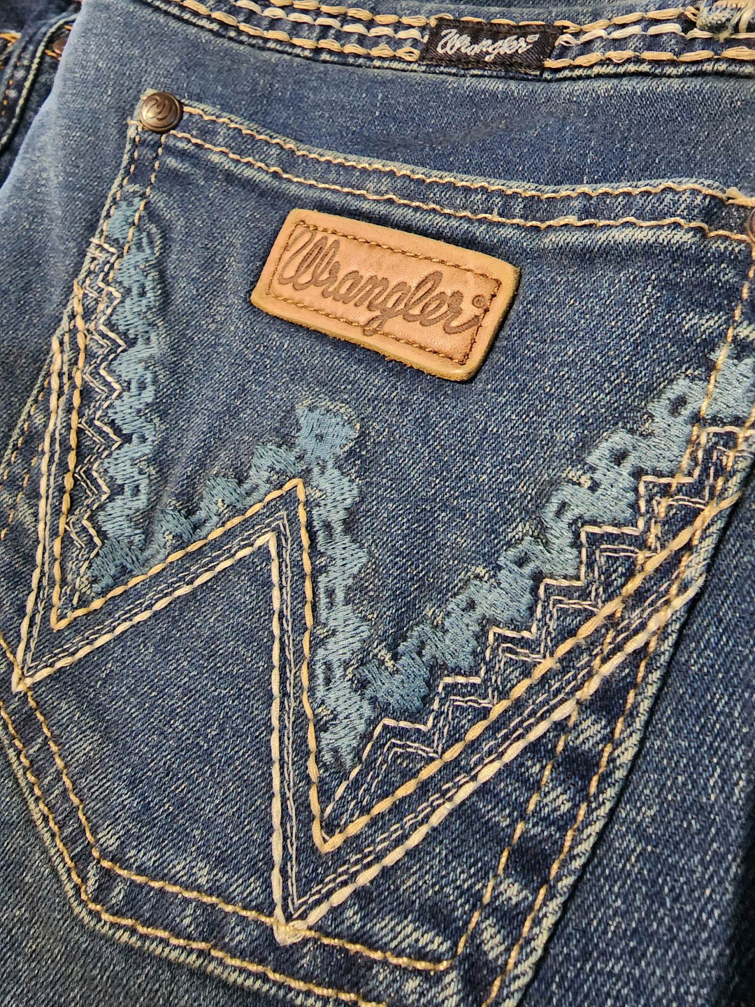 Wrangler Sadie Low Rise Stretch  " Ginny " Jeans