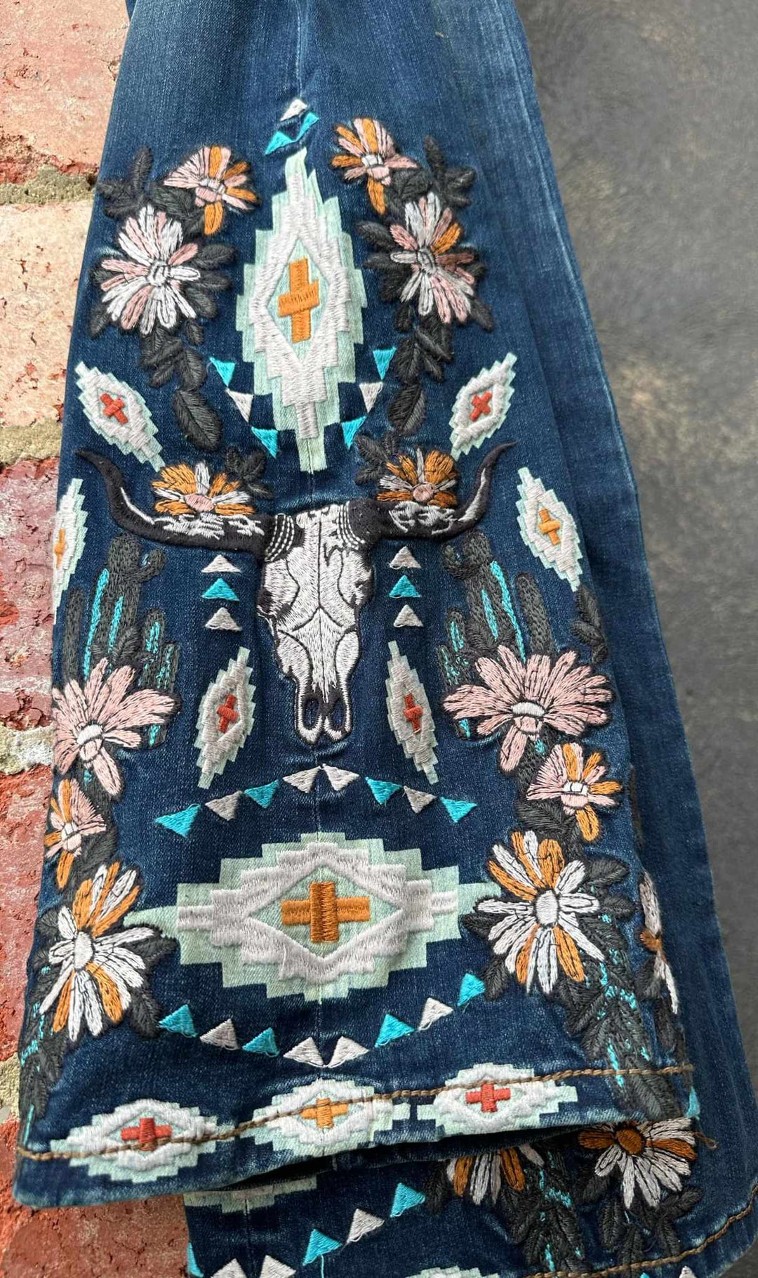 Grace in LA Mid Rise Feather & Western Motif Embroidery Flare Jeans