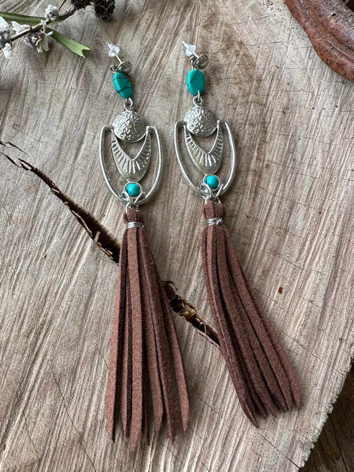Earings - Western Inspired Tassle earing with Faux Turquoise