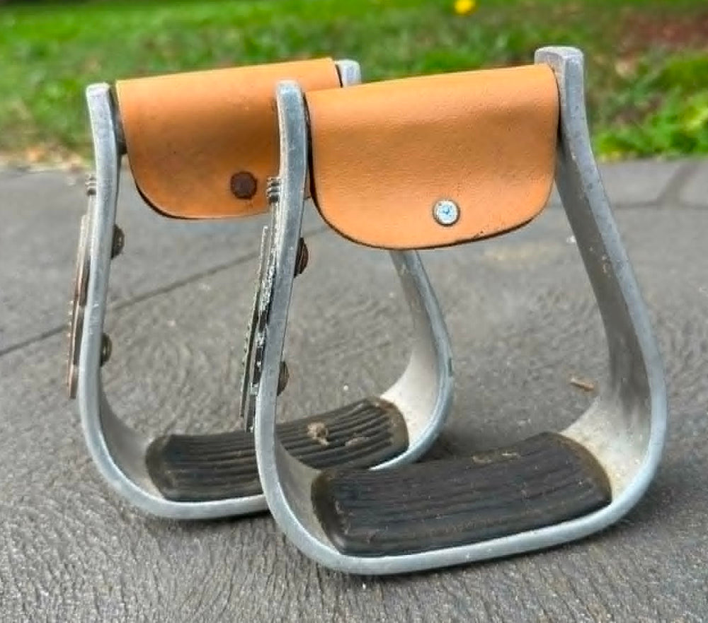 Stirrups -  Stirrups with copper and teal feather - DISPLAY
