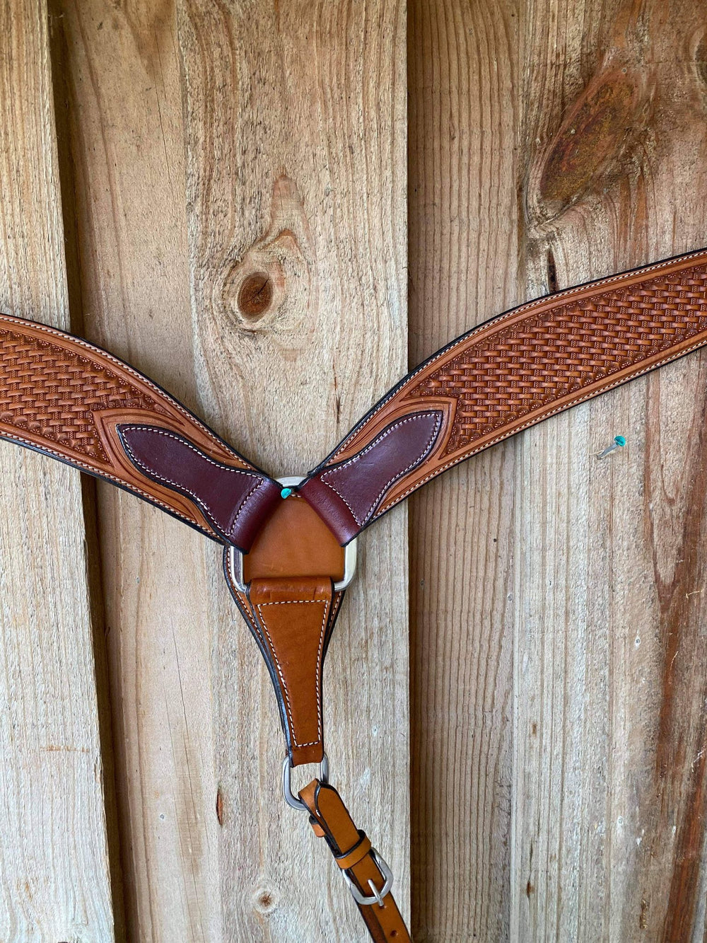 Breastcollar - Heavy Duty Basketweave Contour Breastplate Medium Oil