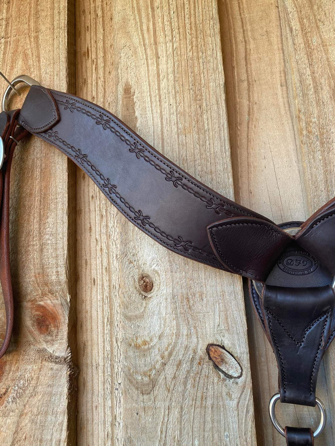 Breastcollar - High Quality Heavy Duty Contour Ranch Collar Barbwire