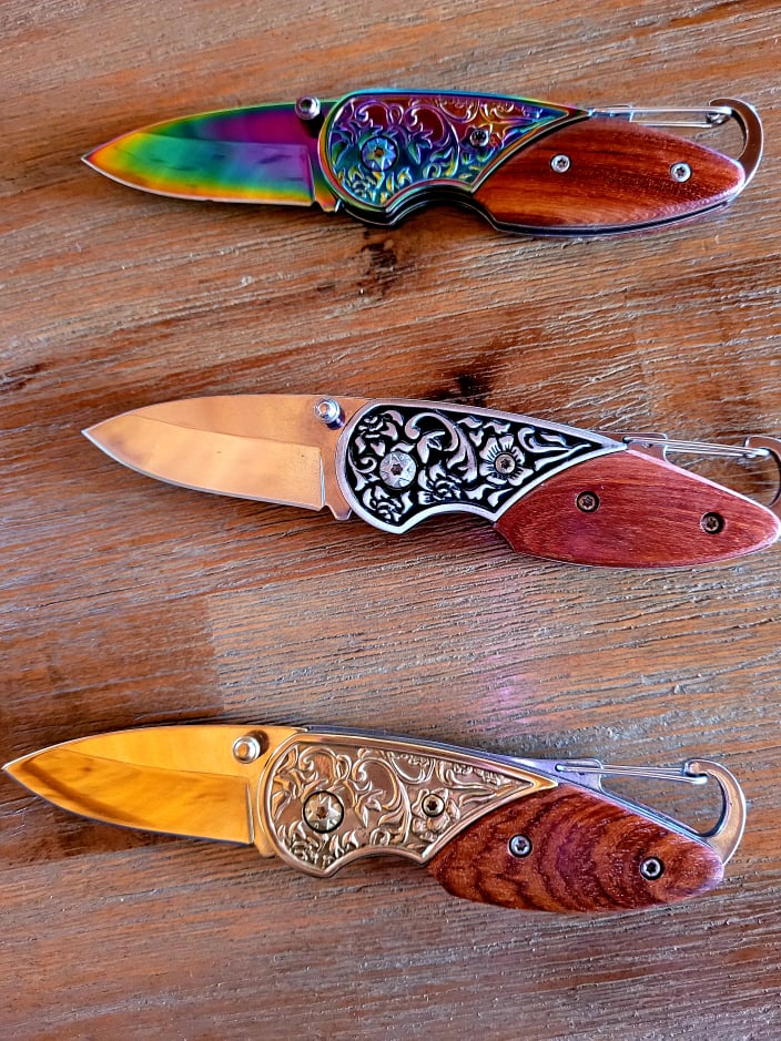 Knife - Small Pocket Knife Embossed Design BLK