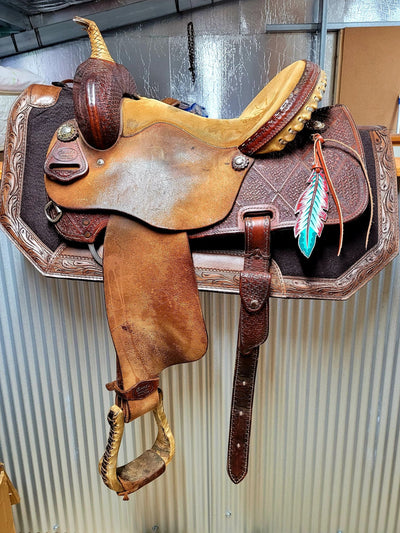 Western Saddle Pad Felt Contoured 30" x 30"x 1" Brown tooled leather trim