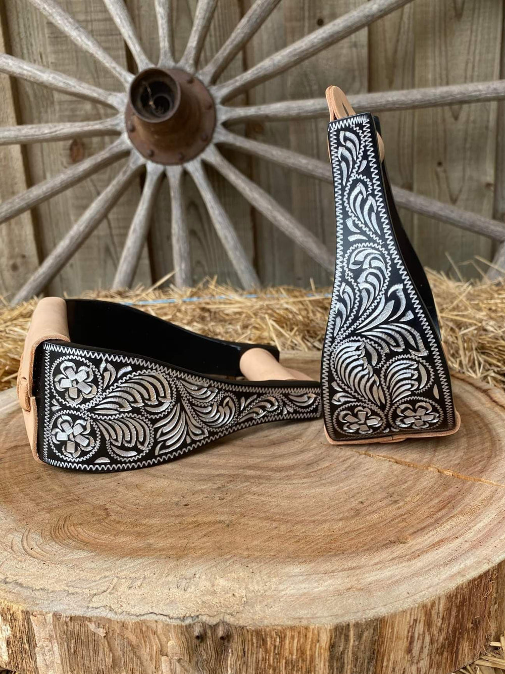 Stirrups - Black Aluminum stirrups with Silver Engraving